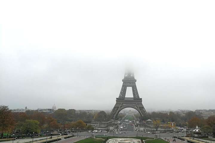 Сьогодні у Парижі закриють Ейфелеву вежу