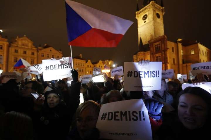 У Празі демонстранти вимагали відставки уряду Бабіша, скандуючи «Ми не Росія»