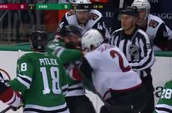 Хокеїсти побилися під час матчу НХЛ (відео)