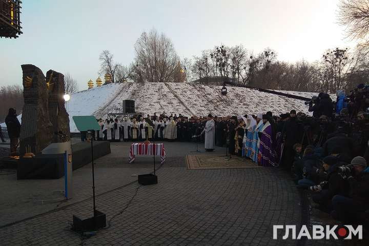 У Києві пройшла церемонія вшанування жертв Голодомору (відео)