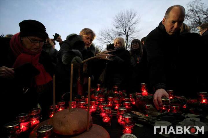Перші особи держави та іноземні делегати вшанували пам’ять жертв Голодомору (фоторепортаж)
