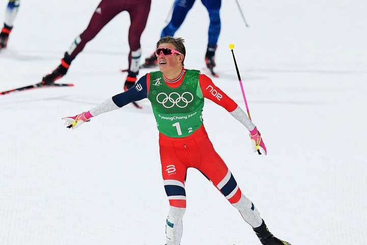 Норвезький лижник кинув бігти за кілька метрів до фінішу, думаючи, що переміг (відео)