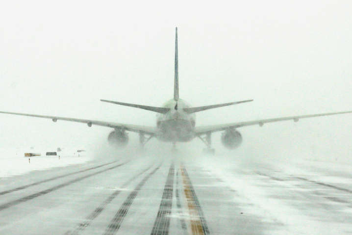 У США скасували понад 1200 авіарейсів через снігову бурю