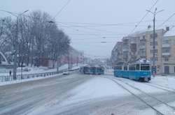 Вінничан закликають не користуватися власними авто, через погіршення погоди