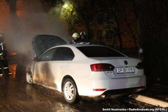 Підпал авто російського посольства: поліція не відкривала справу