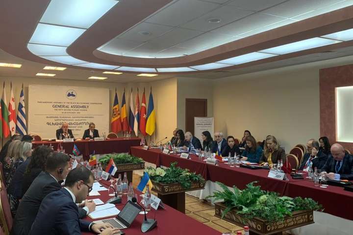 В Єревані на засіданні ПАЧЕС українська делегація заявила про агресію Росії