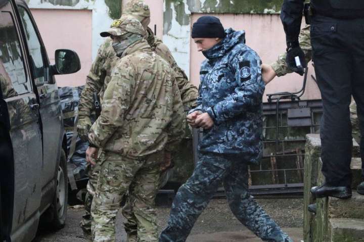 «Суд» в Криму заарештував чотирьох українських моряків