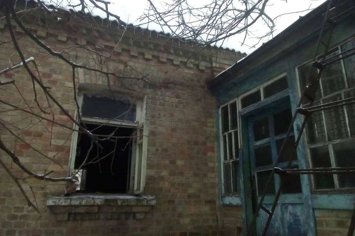 Під час пожежі у приватному будинку в Києві загинув чоловік