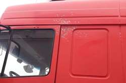  Один з обстріляних автомобілів 