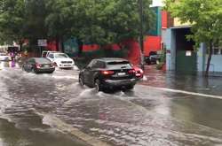 Потужна злива за декілька годин затопила Сідней