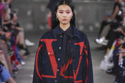 В Токио прошло шоу Valentino