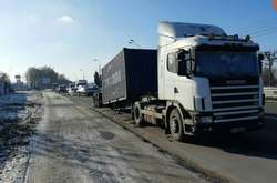 З тягача злетіла коробка