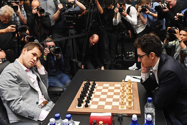 У Лондоні стартував тай-брейк матчу за шахову корону між Карлсеном і Каруаною