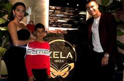 Джорджина Родригес с детьми Криштиану Роналду показала, как украсила новый дом к Рождеству