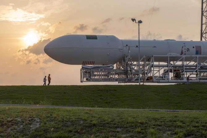 Сильний вітер завадив SpaceX запустити ракети з 64 супутниками