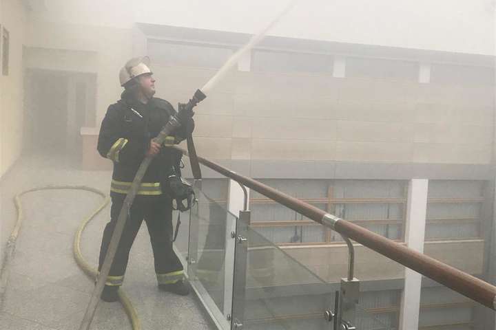 Пожежа у будівлі Мінфіну: у міністерстві повідомили подробиці (фото)