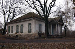 В Черниговской области отреставрируют уникальную козацкую усадьбу