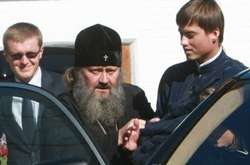 Стали відомі причини обшуку у намісника Лаври Павла 