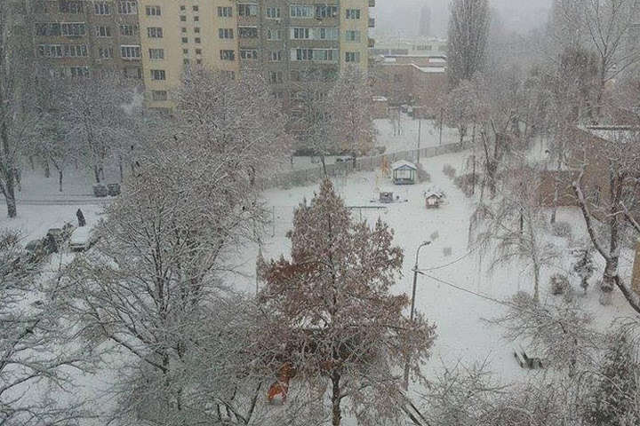 Зима прийде у Київ зі снігом та морозом
