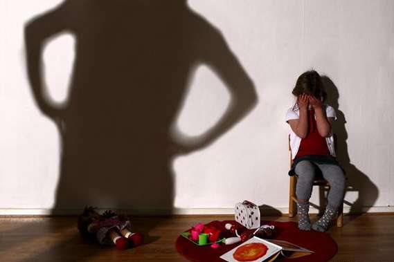 Франция намерена запретить телесные наказания детей в семье