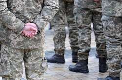  У Вінницькій області цивільним особам заборонили носити військову форму 