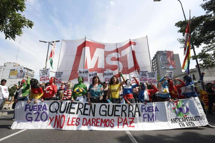 У Буенос-Айресі проходить багатотисячний протест через приїзд лідерів G20