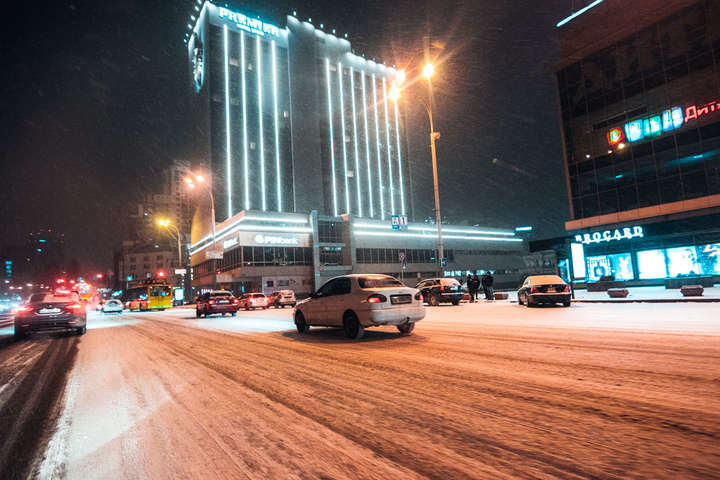 Зима прийшла. Снігопад у Києві (відео)