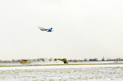 Аеропорт «Бориспіль» повідомив про затримку рейсів через снігопади у Києві