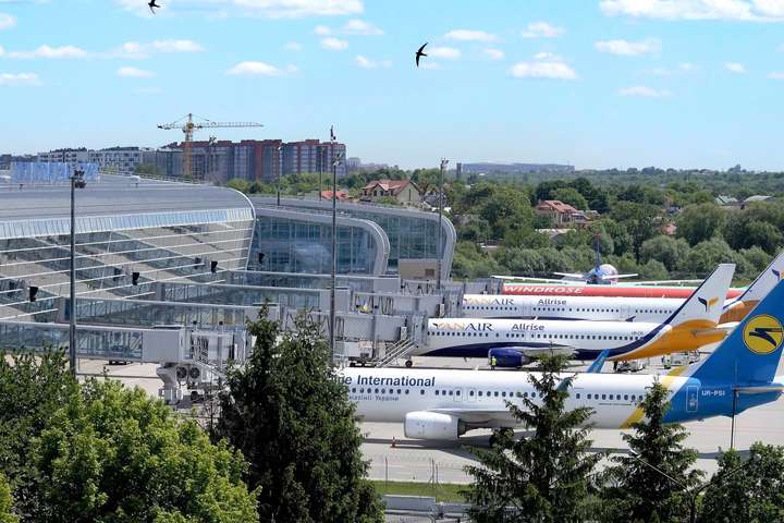 Пасажиропотік Львівського аеропорту у січні-листопаді зріс у півтора рази