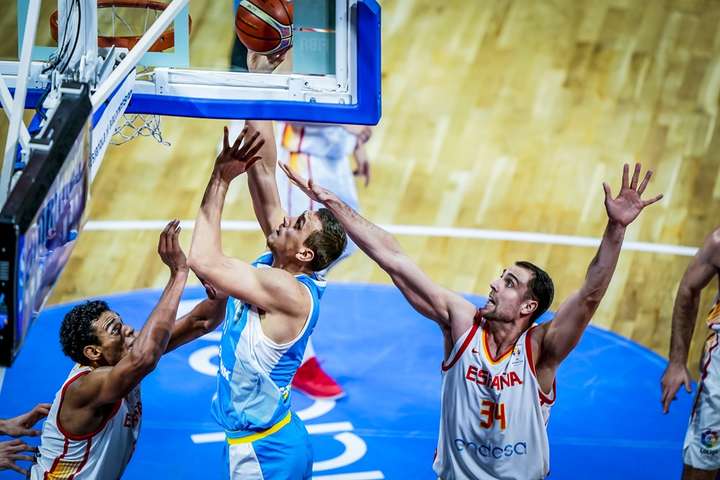 Збірна України програла в Іспанії у матчі відбору Кубку світу з баскетболу (відео)