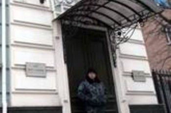 Ющенко переехал из-за нехватки денег, а у Тимошенко - поместье на Подоле