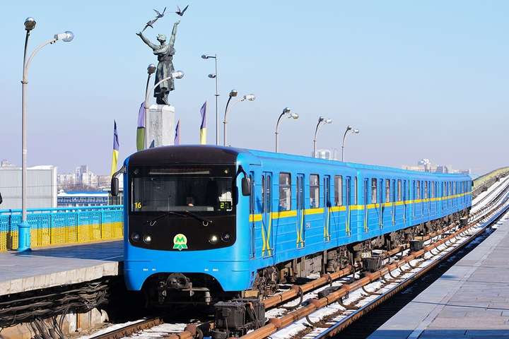 В киевском метро ограничат работу трех станций
