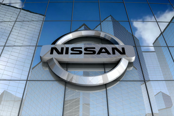 Nissan отменил презентацию нового электромобиля Leaf из-за скандала с Карлосом Гоном