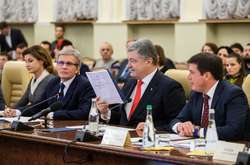 Порошенко анонсував запровадження нових державних будівельних норм