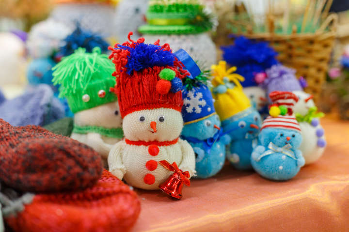 У Вінниці відкрили виставку новорічних подарунків «Душею створена краса»