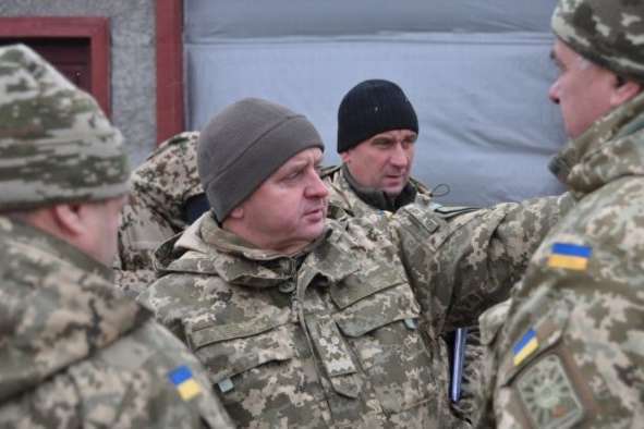 Муженко розповів про збільшення кількості військової техніки РФ на кордоні 