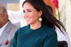 Меган Маркл настаивает на домашних родах вопреки королевским традициям