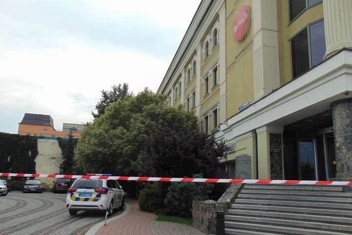 У Києві засудили чоловіка, який помстився банку, «замінувавши» його