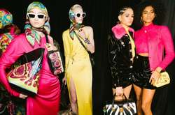 В Нью-Йорке состоялось масштабное шоу Versace Pre-Fall 2019 