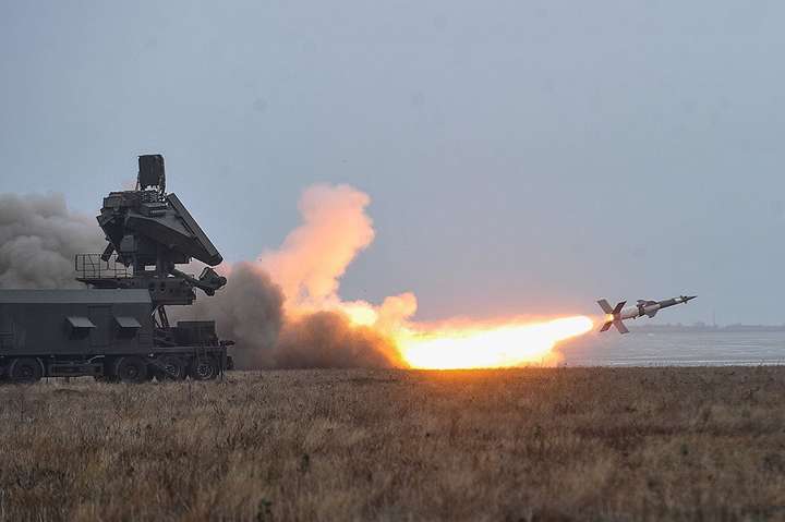 В РНБО заявили про успішну перевірку українських крилатих ракет (фото)
