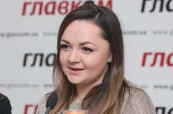  Олена Солоніна, ведуча телеканалу UA Крим, співорганізатор акції «#письмо_в_СИЗО_Лефортово» 
  