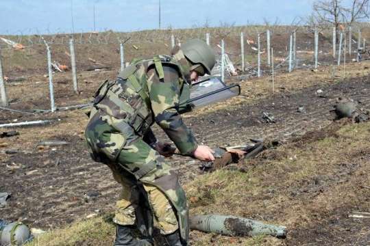 Протягом останніх двох тижнів наші саперні підрозділи перевірили більше 106 га території та знешкодили 893 одиниці вибухонебезпечних предметів - За два тижні сапери знешкодили майже 900 мін на Донбасі