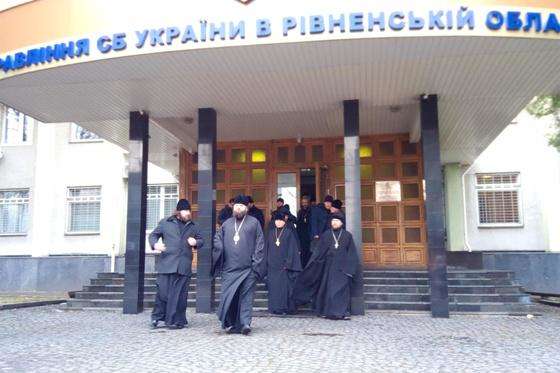 СБУ допитала 12 священиків УПЦ МП на Рівненщині 