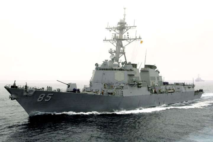 Американський есмінець кинув виклик Росії в Японському морі