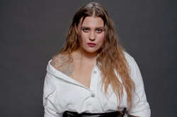  Гурт Kazka презентував кліп на пісню «Плакала» наприкінці вересня  