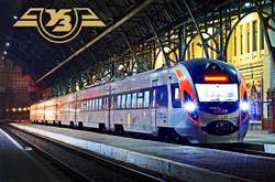 Каси «Укрзалізниці» другий день поспіль працюють до 24 години