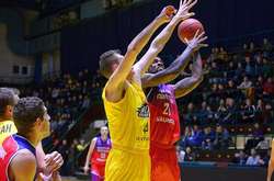 Суперліга з баскетболу. «Дніпро» вирвав перемогу у «Черкаських Мавп» та інші результати