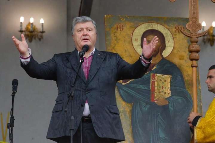 Президент Петро Порошенко - В Адміністрації президента заперечили, що Порошенко був іподияконом УПЦ МП
