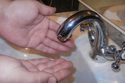 Аварія в центрі Києва: майже ціла вулиця без води