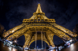 В Париже закроют Эйфелеву башню и Лувр из-за протестов